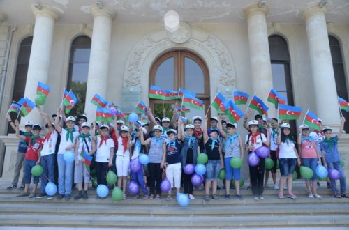 Nəsimi rayon məktəblilərinin yay tətili günləri maraqlı və yaddaqalan keçir