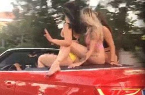 Qızlar bikinidə üstüaçıq avtomobildə erotik rəqs etdilər, sonu yaxşı olmadı - VİDEO