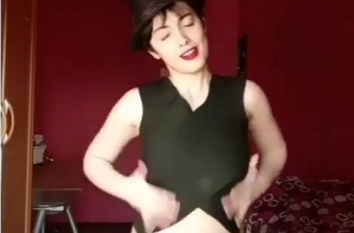 Göbək rəqsi oynadı, həbs edildi - VİDEO