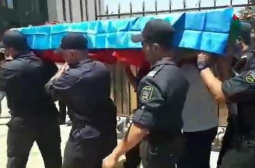 Şəhid olan polislərimizin dəfnindən görüntülər yayıldı - VİDEO