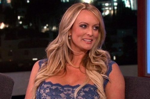 Trampı məhkəməyə verən porno ulduz həbs olundu