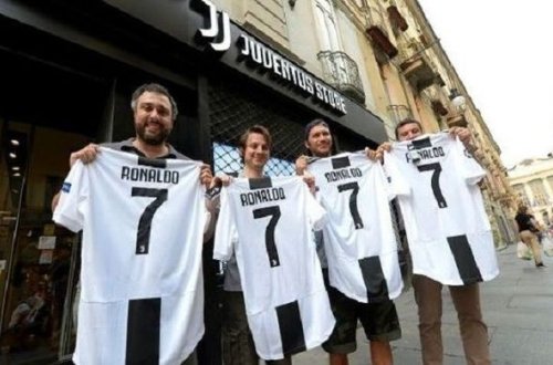 “Yuventus” hər dəqiqədə Ronaldunun bir formasını satır