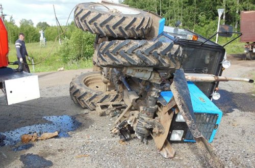 Traktor aşdı, 4 nəfər yaralandı