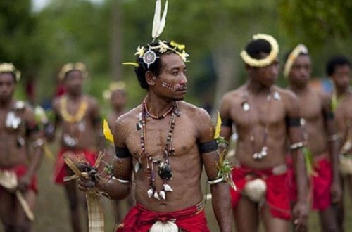 Qızları 6-8 yaşdan intim həyata hazırlayırlar - AĞLASIĞMAZ ADƏT