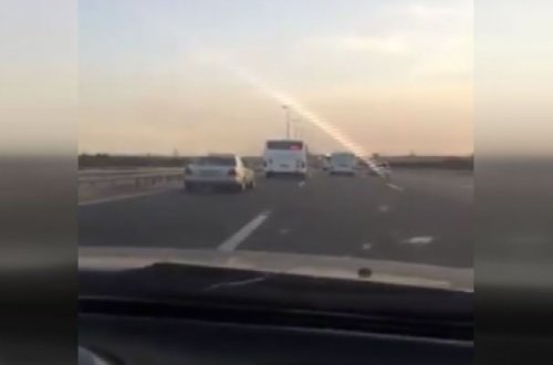 Sərnişinlə dolu avtobuslar ötüşdü - Video