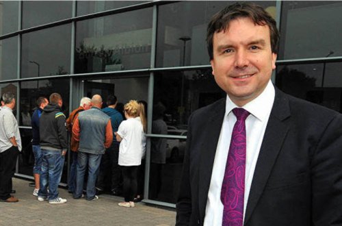 Nazir sevgililərindən porno videolar istədi – Britaniyada növbəti SEKS QALMAQALI