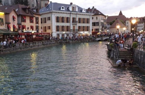 Fransanın çempionluğu 2 azarkeşin ölümünə səbəb oldu