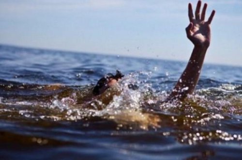 Dənizdə batan iki nəfər xilas edilib