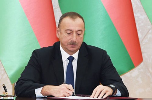 Prezident əlillərlə bağlı qanunu imzaladı