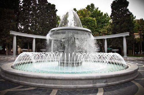 Bakıda 10 min manat dəyərində stəkan oğurlandı