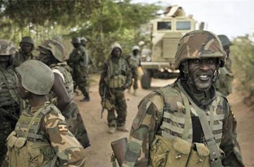 Terrorçular hərbi bazaya hücum etdi