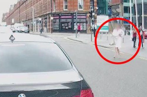 Oteldən hamam xalatında, boğazı kəsik halda çıxan qız dəhşətə gətirdi - VİDEO - FOTO