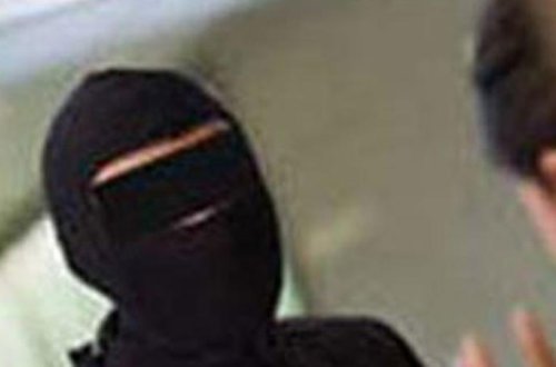 Bakıda aptekə maskalı basqın