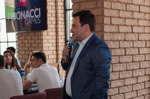 “Nar” mətbuat nümayəndələrini təbrik etdi