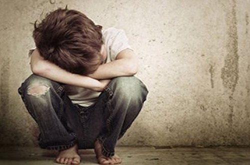 Kafeyə dönər yemək üçün gedən 13 yaşlı oğlana təcavüz etdilər