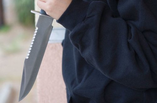 Fələstinli bıçaqla yəhudilərə hücum etdi