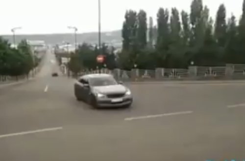 Azərbaycanlı məmur övladı Bentley ilə 