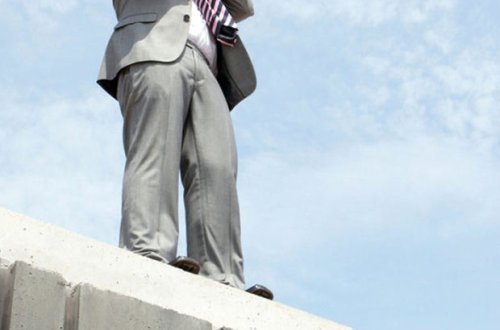 Paytaxtda intihara cəhd tıxac yaratdı - VİDEO + YENİLƏNİB