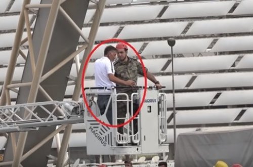 Baş nazir hadisə yerində - intihara cəhd edən şəxsin görüntüləri yayıldı - VİDEO