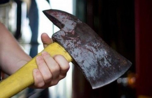 Azərbaycanda dəhşətli qətl - Gəlin ərini döyüb, qayınanasını baltaladı- YENİLƏNİB