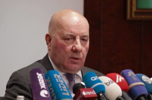 Elman Rüstəmov: Ortamüddətli dövrdə üzən məzənnəyə keçə bilərik