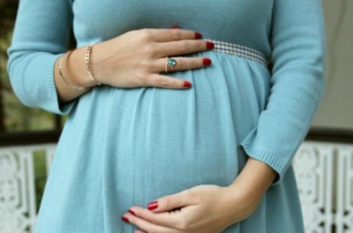 Azərbaycanda RİSKLİ ƏMƏLİYYAT: hamilə qadının bətnindən 3 kiloqramlıq mioma ÇIXARILDI