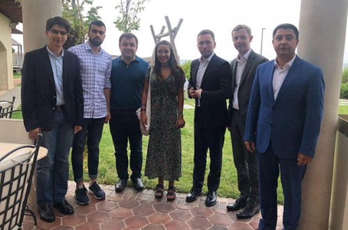 Leyla Əliyeva Bakıya qonaq gələn rusiyalı gənclərlə görüşüb