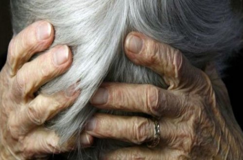 Yaşlı qadını zorlayan ustaya qəti cəza təyin edildi