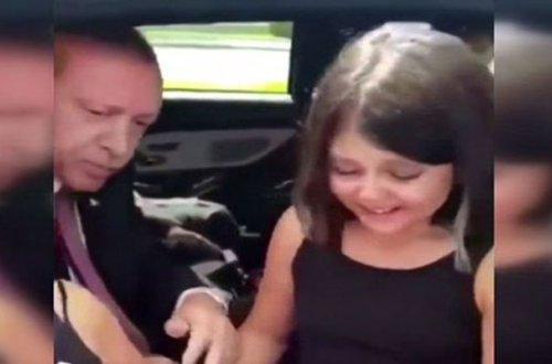 Ərdoğan “Rəcəb baba” çağıran qıza görə kortejini saxlatdırdı - Video