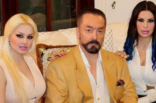 Adnan Oktar və adamları insanların qanını Amerikaya satıblar