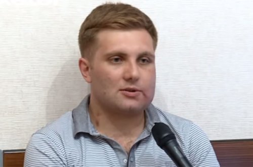 Azərbaycanda şagird müəllimini bıçaqladı