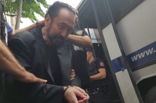 Adnan Oktar məşhur simalara qarşı İNANILMAZ ƏMƏLLƏRİ: onları gizlicə izləyib...