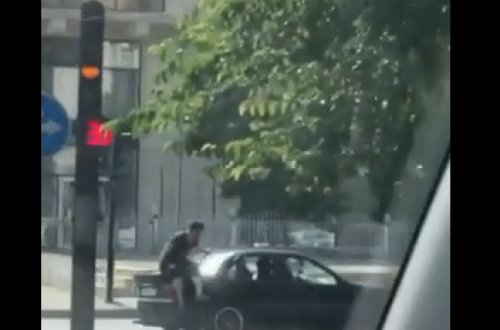 Bakıda gənc oğlandan hər kəsi təəccübləndirən hərəkət – VİDEO