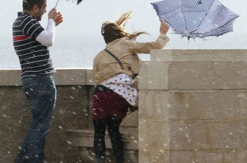 Sinoptiklər güclü külək vəd edir