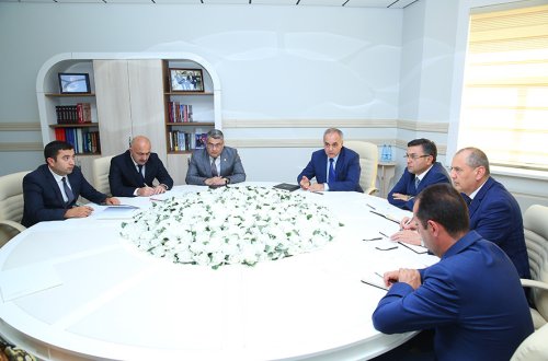 Binəqədi icra başçısı sakinlərlə görüşüb