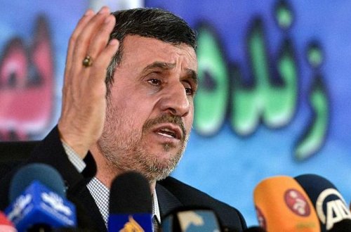 Əhmədinejad Ruhanini istefa verməyə çağırdı