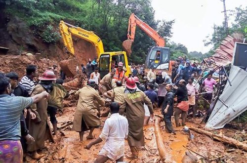 Hindistanda torpaq sürüşməsində 26 nəfər ölüb