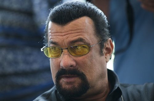 Siqal təcavüzdə ittiham olunur