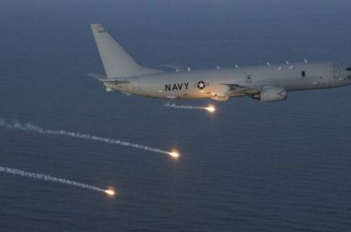 Çin hərbçiləri ABŞ təyyarəsini atəşə tutdular