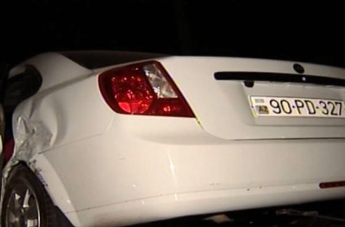 Bakıda sərxoş sürücü avtomobilini mağazaya çırpdı, xəsarət alanlar var