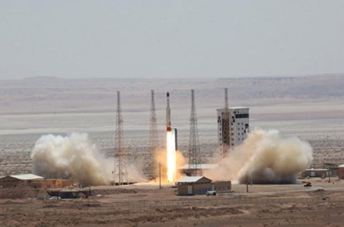 İran ballistik raketi sınaqdan keçirdi