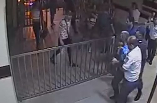 Ermənistanda transseksuallar polisə hücum çəkdilər - VİDEO