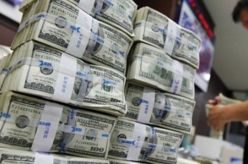 Banklarda dolların alış-satış qiyməti: kim daha ucuz alıb-satır? (SİYAHI)