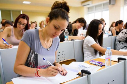 Bu il rekord sayda abituriyent 700 bal toplayıb