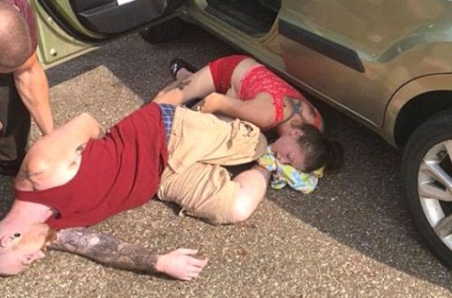 Ata-anası narkotik komasına girdi, maşındakı 1 yaşlı uşaq... - Dəhşətli FOTOLAR