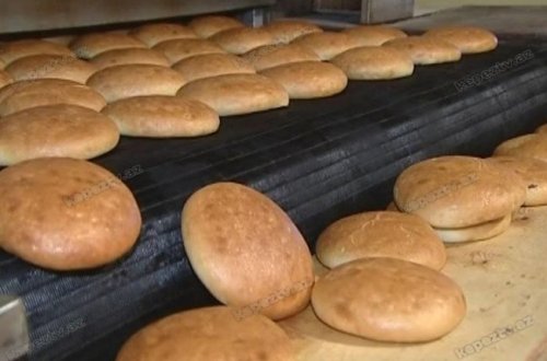 Bakıda çörəyin içindən çıxanlar görənləri ŞOKA SALDI – VİDEO