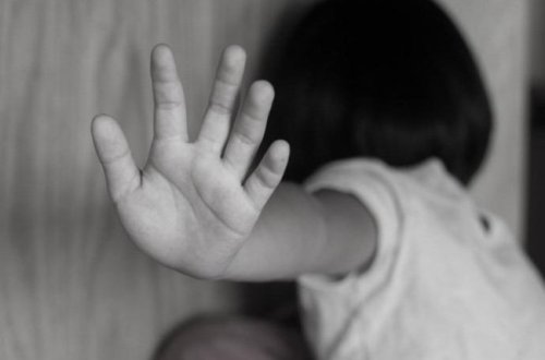 50 yaşlı kişidən azyaşlıya qarşı İYRƏNC ƏMƏL: Ayaqyoluna aparıb təcavüz etdi - FOTO