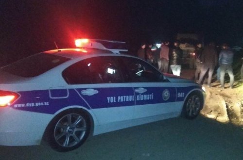 Ağstafada qəza zamanı ana körpəsi ilə özünü maşından yerə atıb