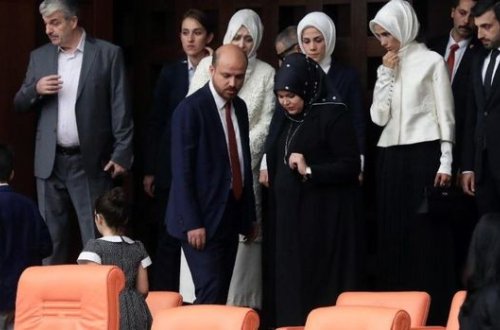 Ərdoğan nəvəsinə “Serra” adını qoydu və Türkiyəyə mesaj verdi