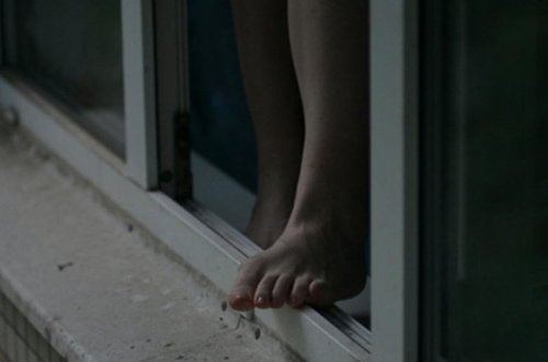 Azərbaycanda xəstəxanada DƏHŞƏT: Qadın özünü 5-ci mərtəbədən yerə atdı